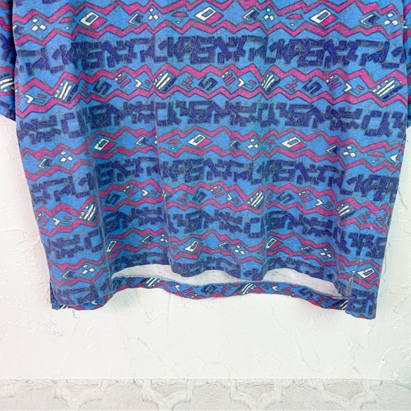 Vintage 80s/90s Blue Geometric Printed Crewneck T-shirt Oversized Unisex Surfer - Picture 4 of 6